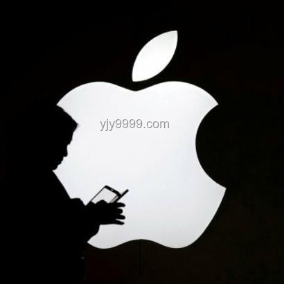 卢伟冰疑回怼余承东暗讽：科技圈口水战背后的趋势预测